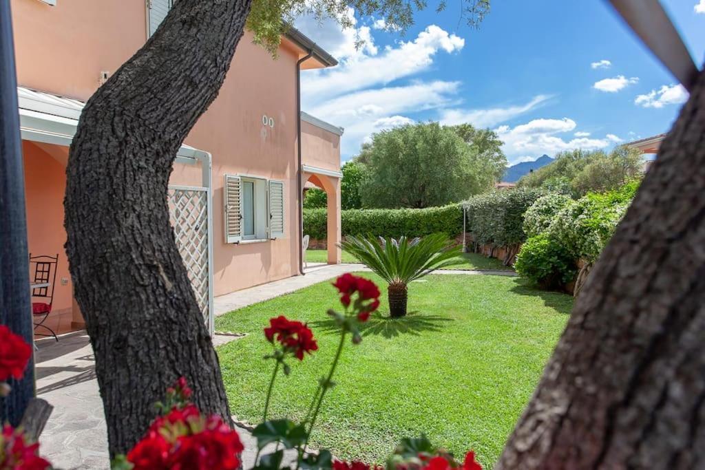 Residence Le Colonnine San Teodoro  Eksteriør billede
