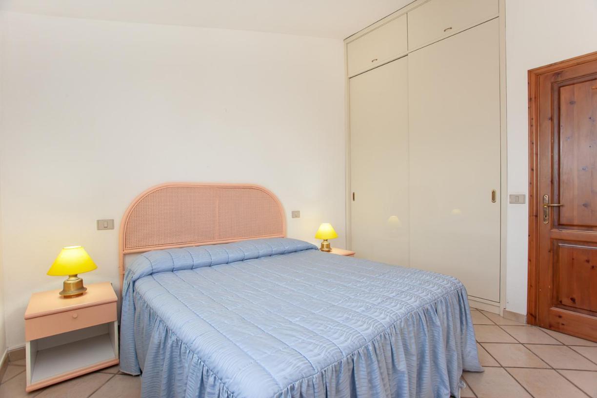 Residence Le Colonnine San Teodoro  Eksteriør billede