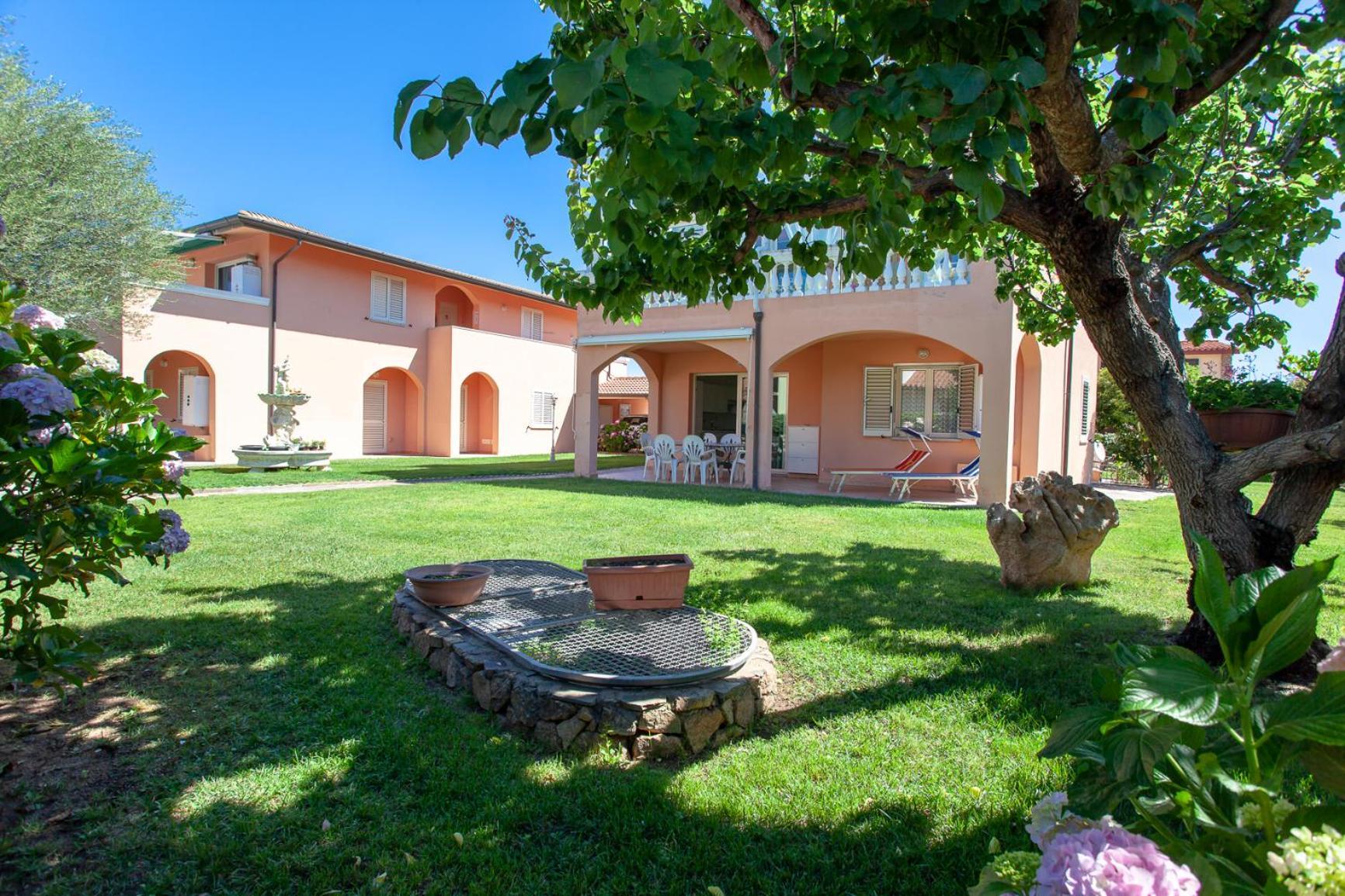 Residence Le Colonnine San Teodoro  Eksteriør billede